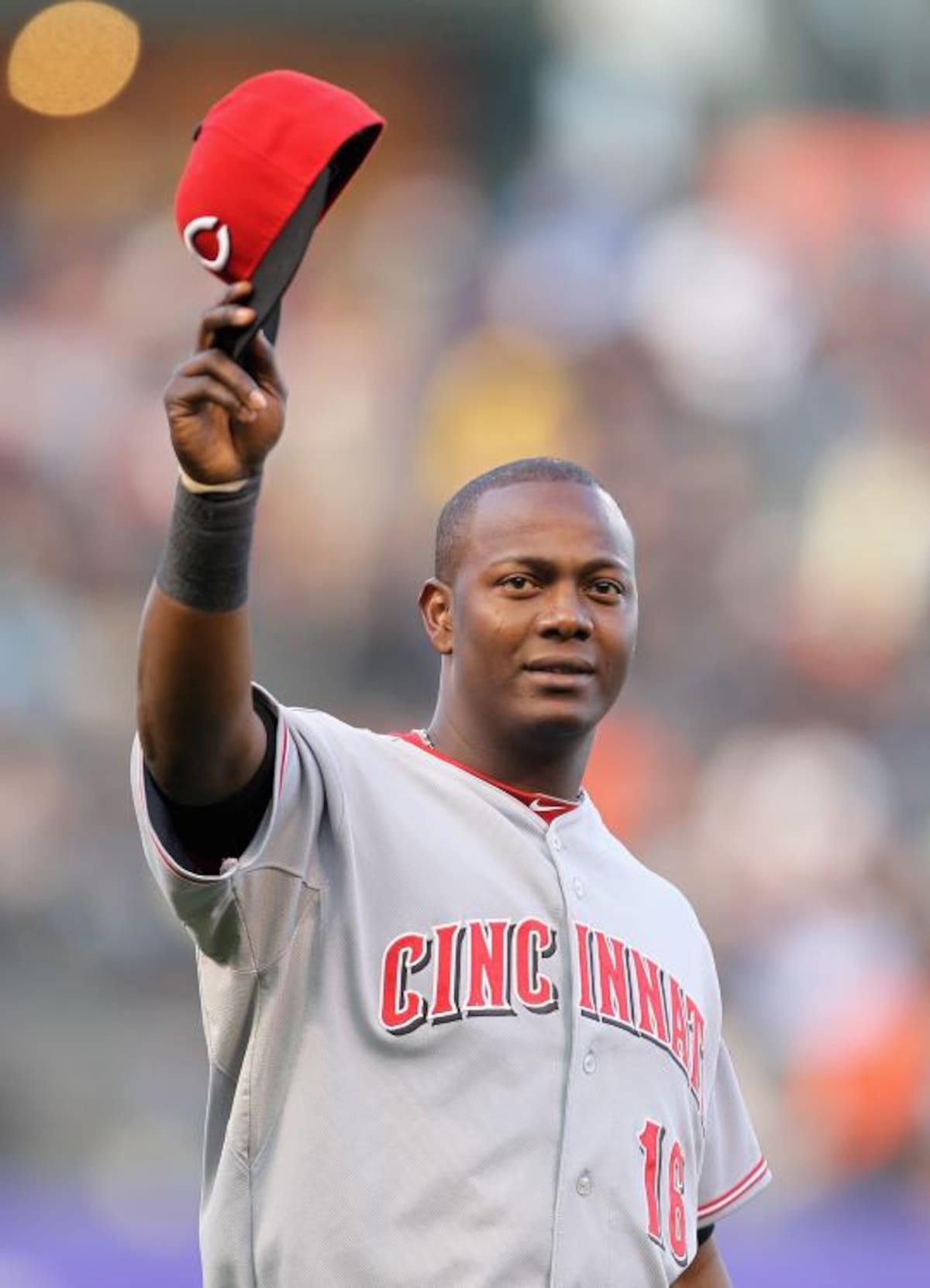 Edgar Rentería con el uniforme de los Rojos de Cincinnati con los cuales jugó su última temporada en Grandes Ligas. AFP