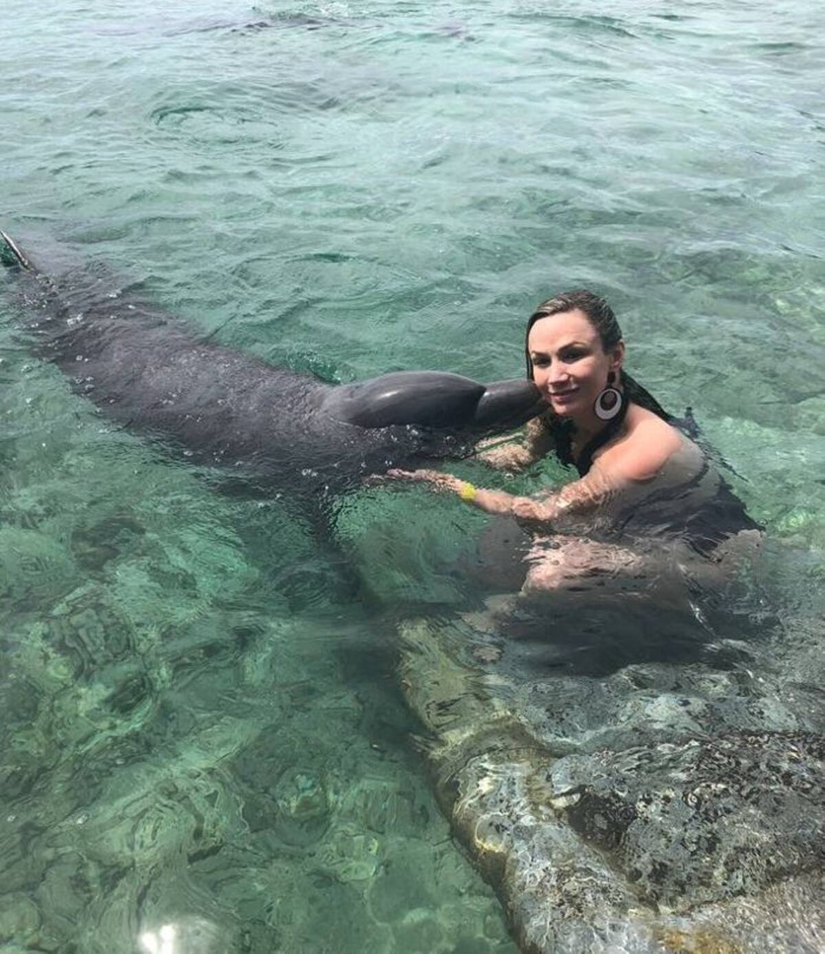 Tatiana Carvalho de Siqueira pasó de la felicidad al dolor en su visita al Oceanario. cortesía