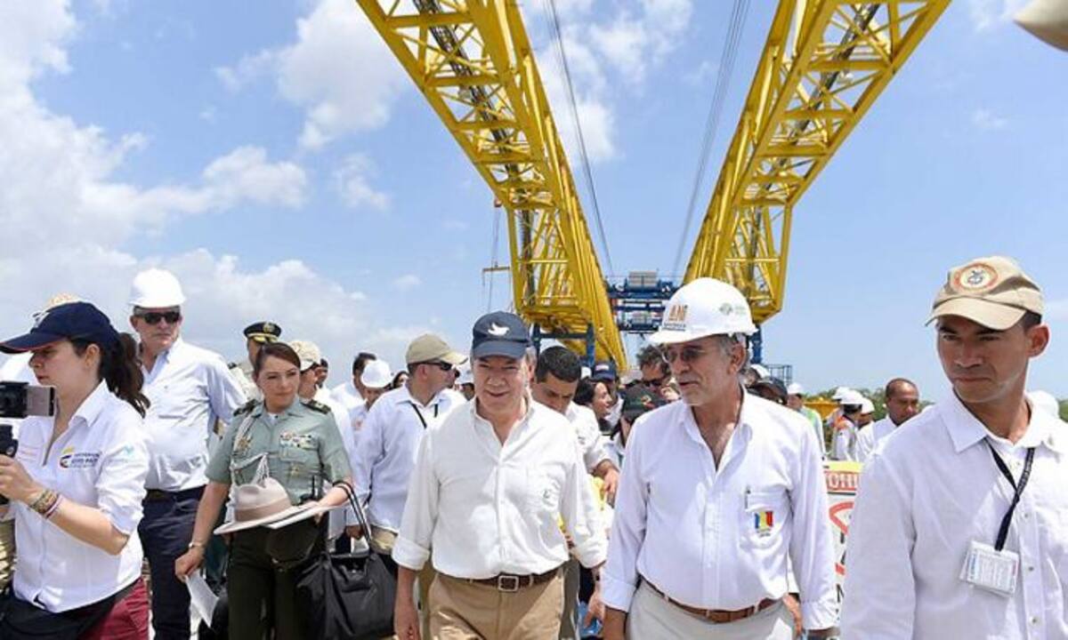 El presidente Juan Manuel Santos visitó este viernes la obra. Colprensa.