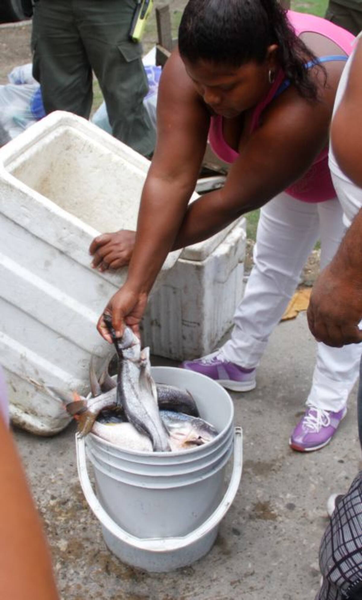 Los productos alimentarios porque no reunían las condiciones mínimas de tratamiento higiénico para su consumo fueron incautados. ÓSCAR DÍAZ, GENTE BAHIA - EL UNIVERSAL