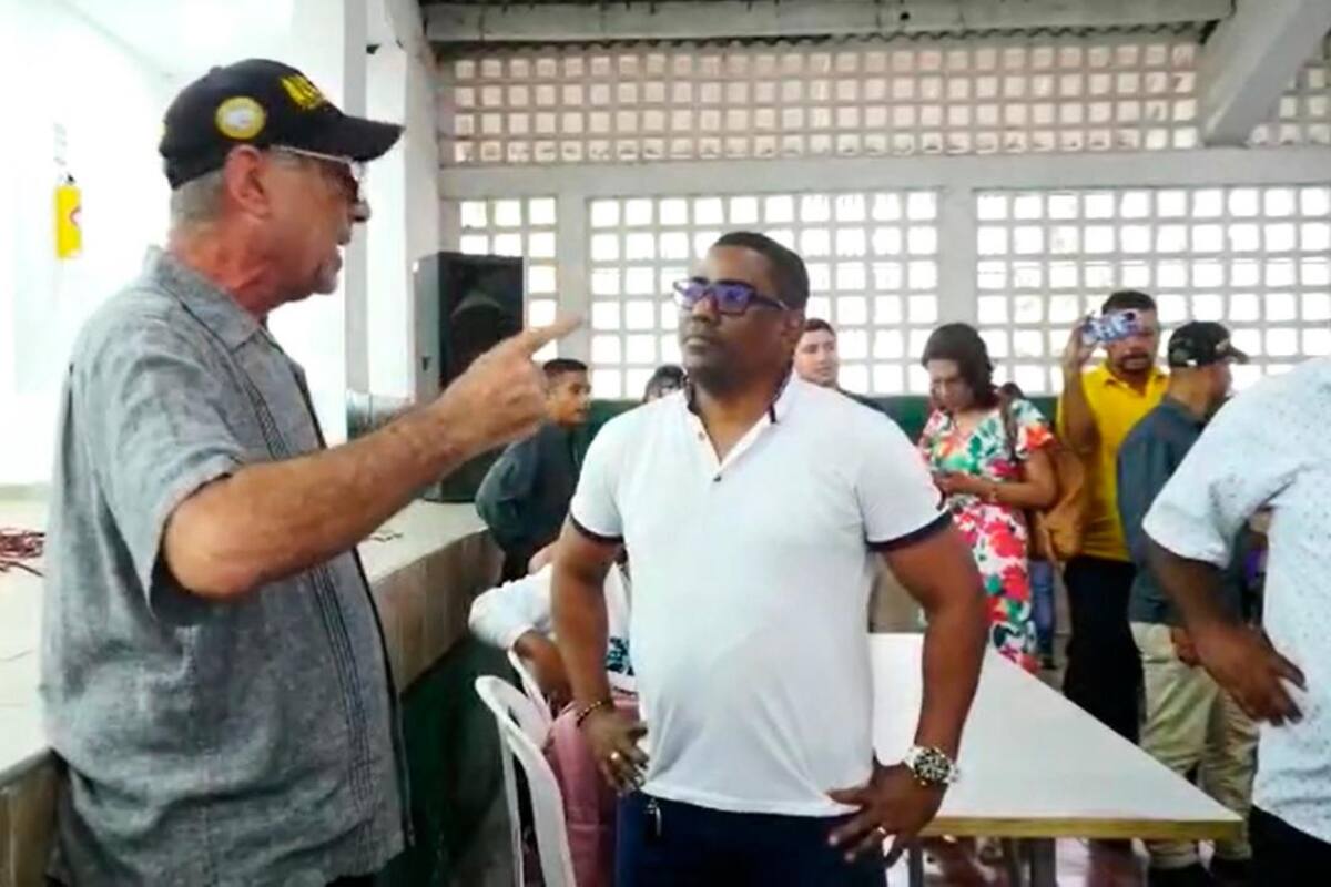 Video: Revuelo e insultos entre Dau y personal de contrato de vigilancia