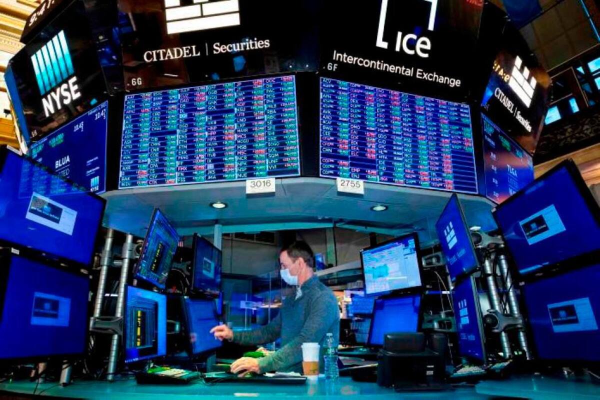 Wall Street abre con fuertes caídas por el temor a la variante sudafricana