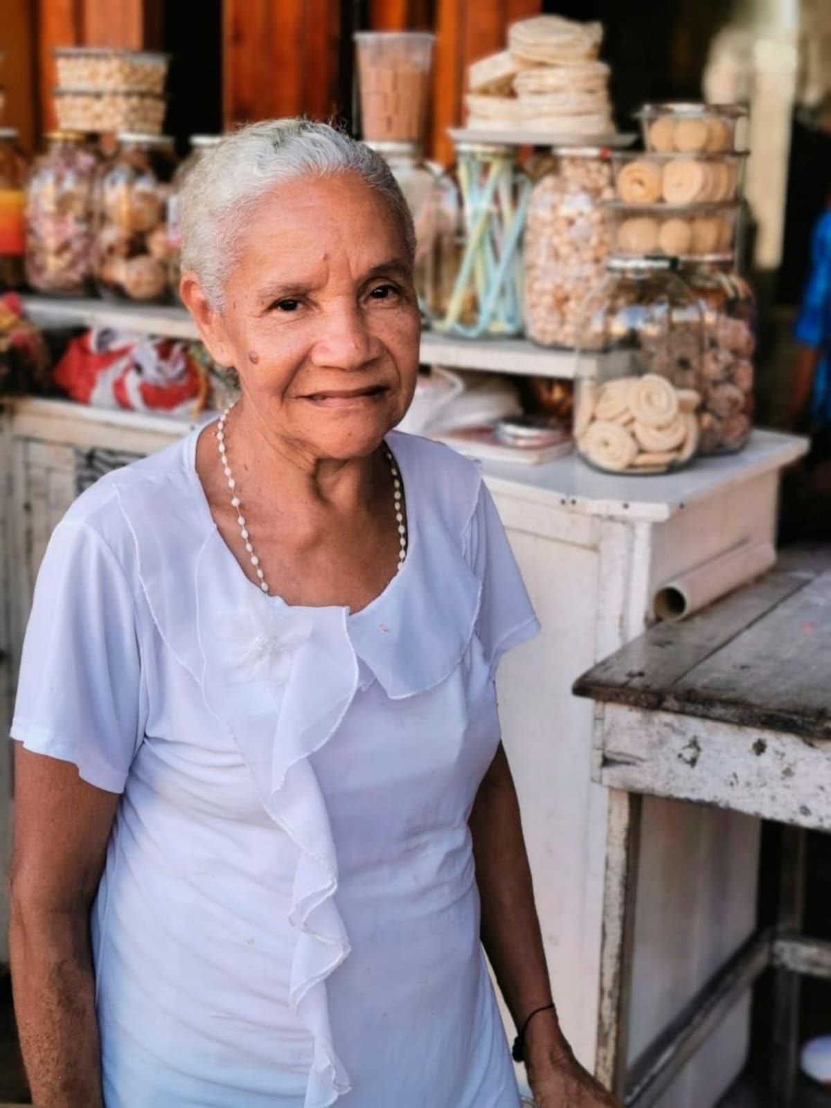 Evangelina Martínez Segovia, lleva casi toda su vida endulzando paladares.