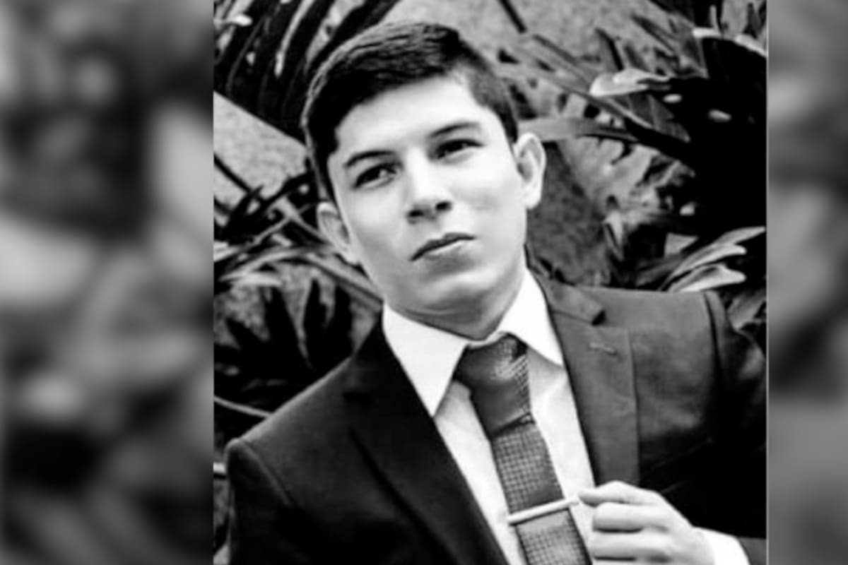 Encuentran cuerpo de joven médico con heridas de bala en su carro