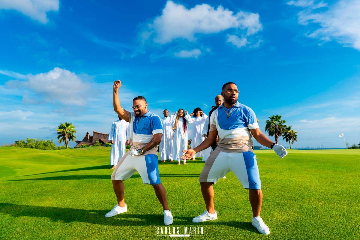 Un poco más romántica, esta es la nueva apuesta de Criss y Ronny