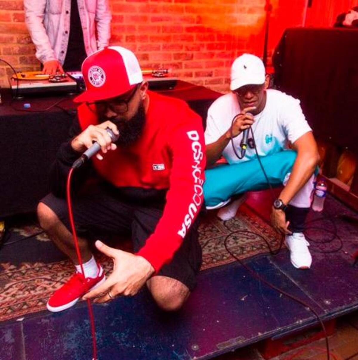 MC Ari y L’Xuasma.