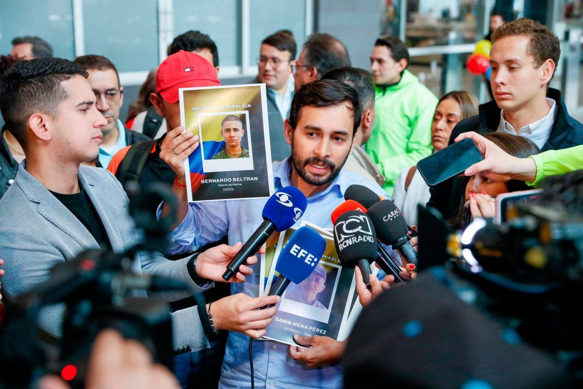 El representante Uscátegui regresó a Colombia tras ser inadmitido en Venezuela