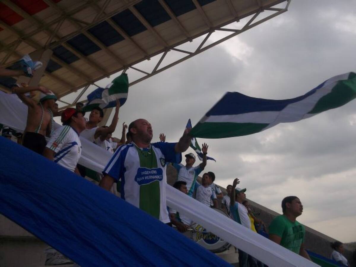 Los hinchas de Córdoba respaldaron a su divisa en el partido donde su club venció a Bucaramanga en Montería. CORTESÍA