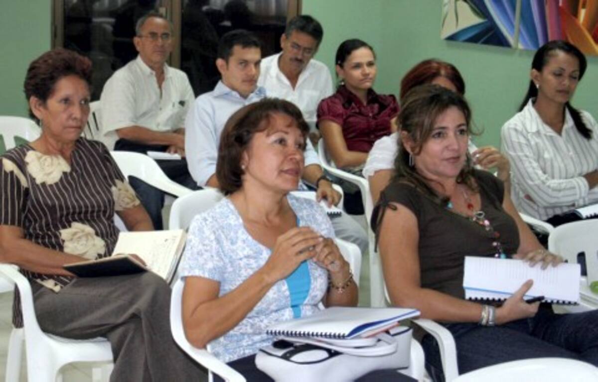 Empresarios y afiliados de la Cámara de Comercio afianzan sus conocimientos en la importancia del registro de marca para los industriales, con ese fin esa entidad programó una conferencia en la que se conocerán los detalles sobre este trascendental tema. La charla estará a cargo de la experta María Amalia Serna Forero. Empresarios y afiliados de la Cámara de Comercio afianzan sus conocimientos en la importancia del registro de marca para los industriales, con ese fin esa entidad programó una conferencia en la que se conocerán los detalles sobre este trascendental tema. La charla estará a cargo de la experta María Amalia Serna Forero.