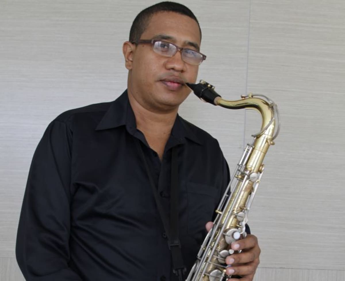 Frank Villanueva Titanes Caracol