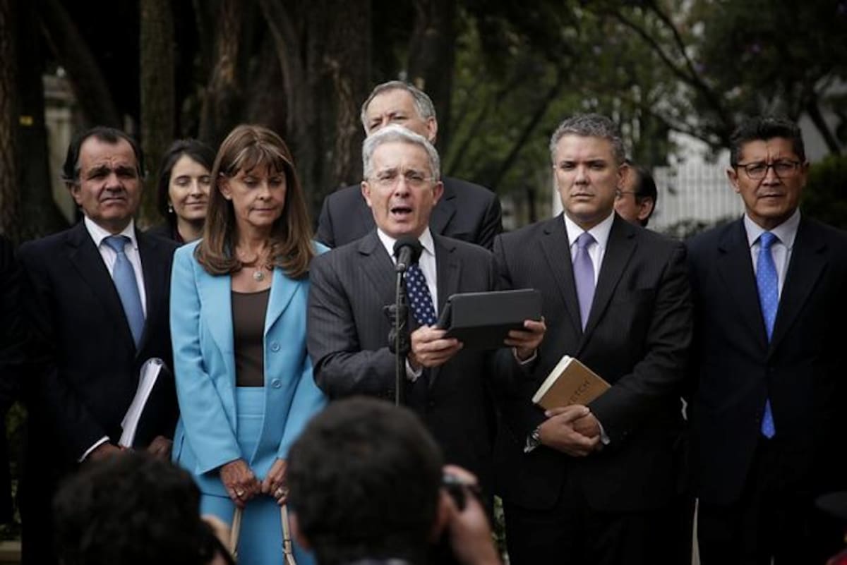 Marta Lucía Ramírez (Izquierda), Alvaro Uribe, senador (Centro) e Iván Duque, senador, líderes del No. COLPRENSA.