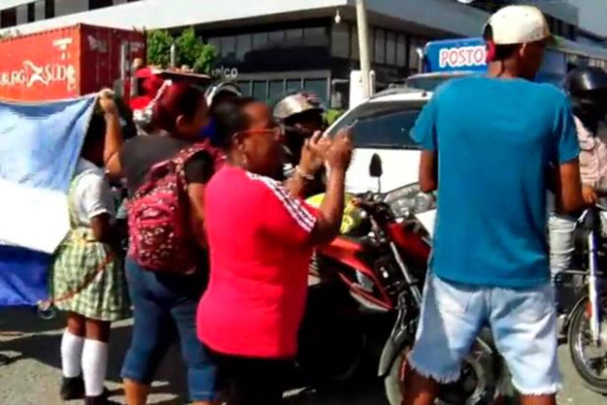 Estudiantes del colegio Fernando De la Vega bloquearon el Corredor de Carga