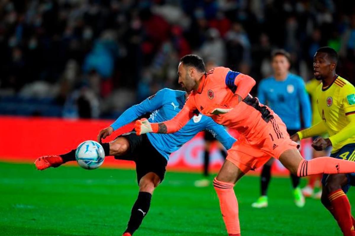 David Ospina frenó a Uruguay con sus atajadas
