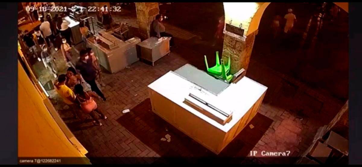 En video se ve cómo ocurrió el robo en el Portal de los Dulces,