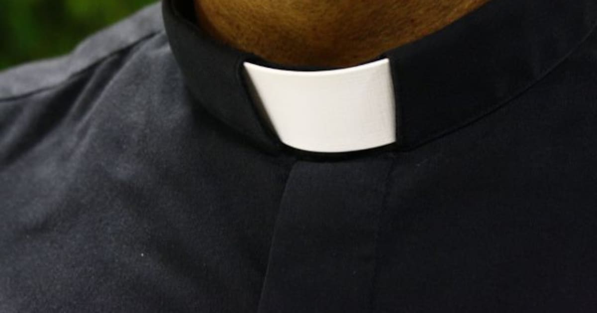 Hombre con problemas psiquiátricos apuñala a un sacerdote colombiano en Italia