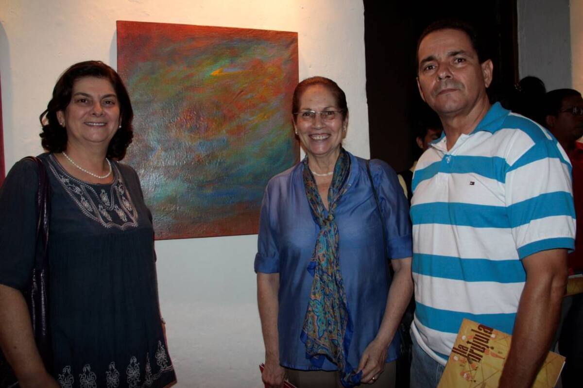 Gloria Durán de Bozzi, Tere Perdomo y Luis Carlos Martínez.