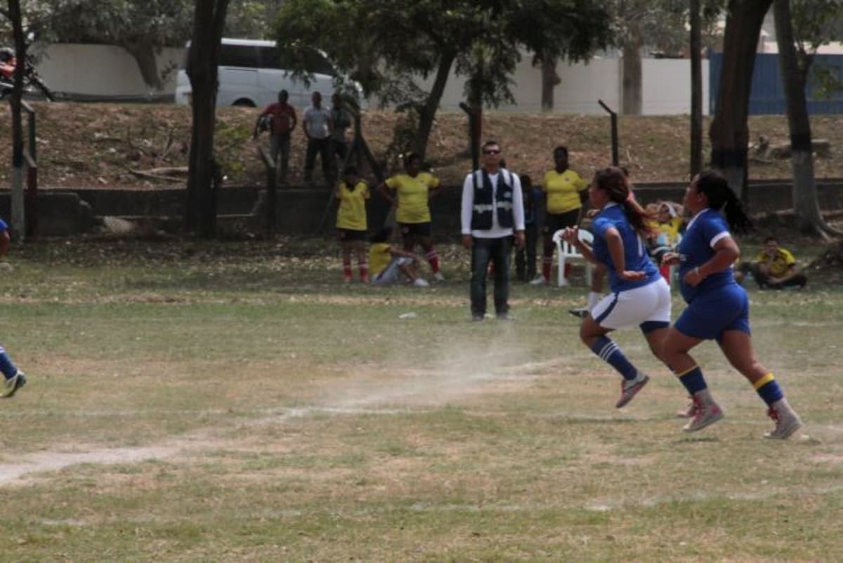 Las mujeres disfrutaron su día con buen fútbol. GABRIEL JAIME GARCÍA GARCÍA - EL UNIVERSAL