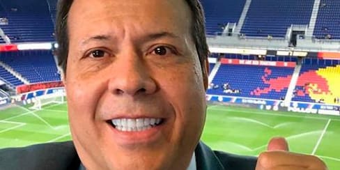 Javier Fernández, el ‘Cantante del gol’, ahora también narrará en RCN