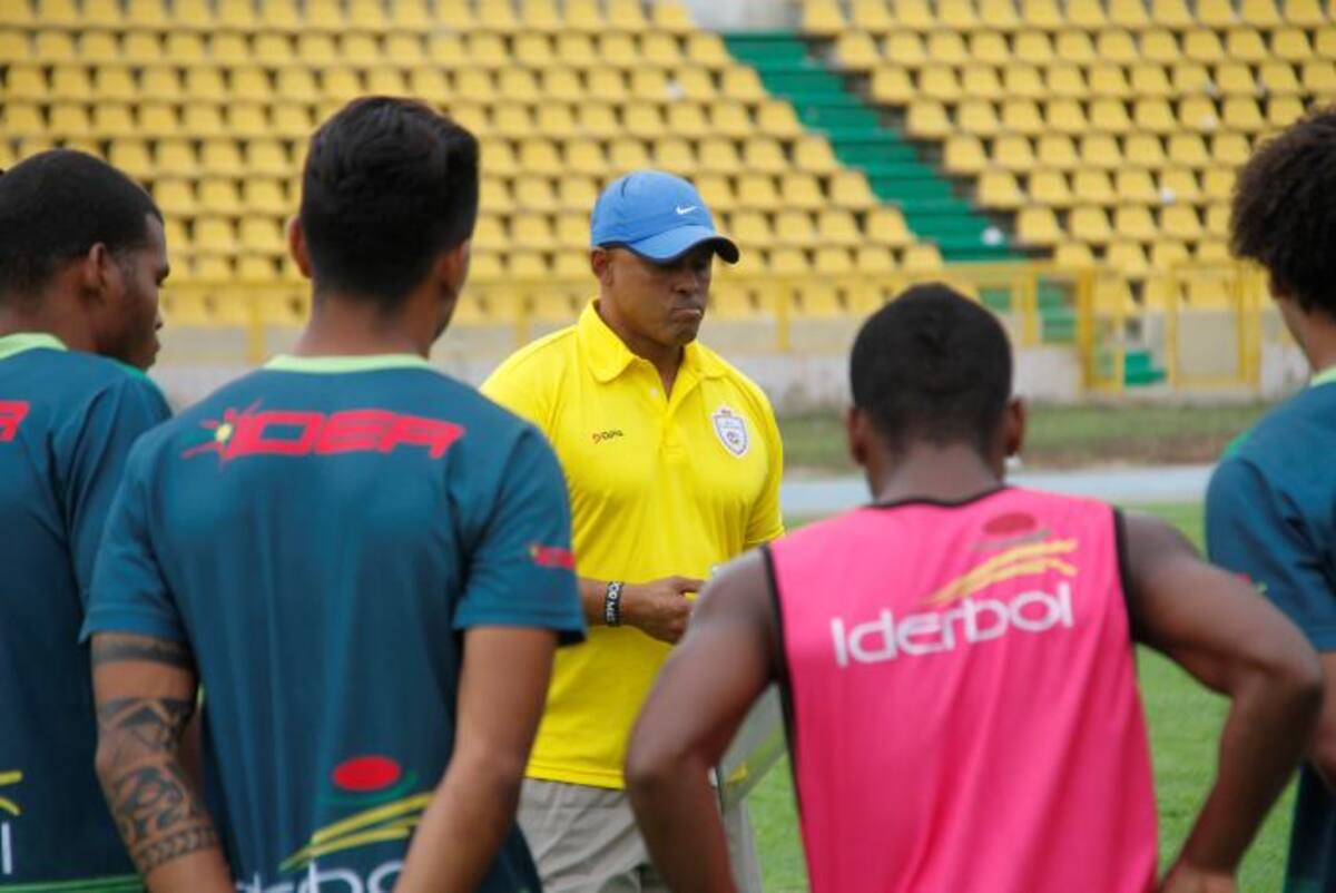 Willy Rodríguez, técnico de Real Cartagena, dice que su equipo llega fuerte a los cuadrangulares. ARCHIVO