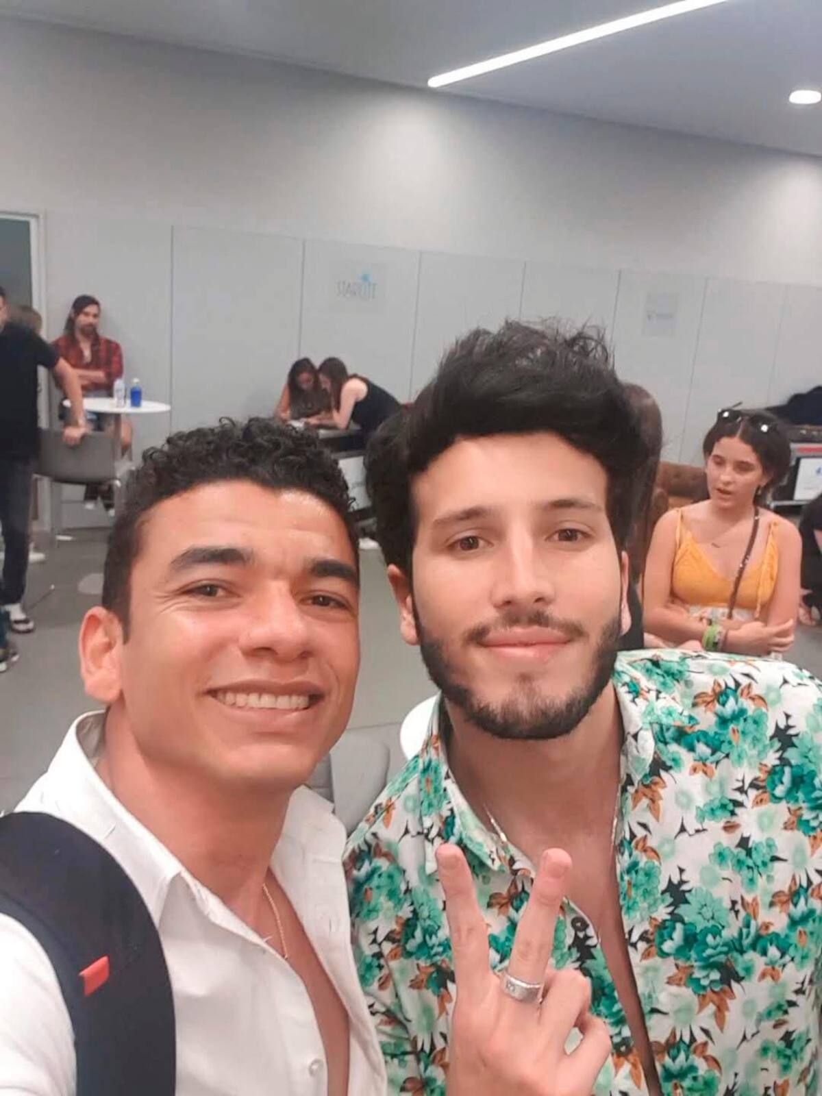 Jorge Ariza ha tenido la oportunidad de compartir con grandes artistas como Sebastián Yatra.