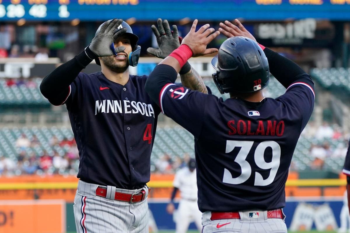Dónovan Solano se fue de hit con los Mellizos de Minnesota