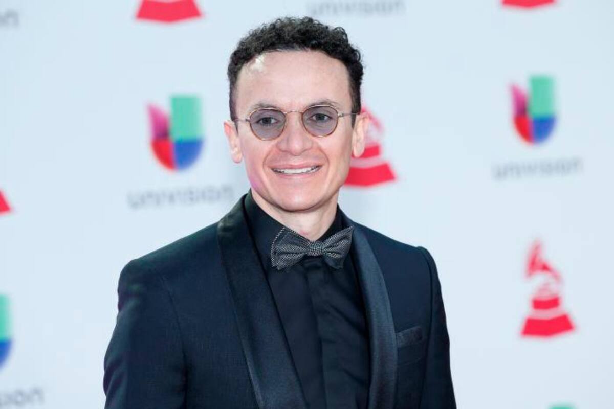 Fonseca canta para impedir que las redes sociales le quiten la magia al amor