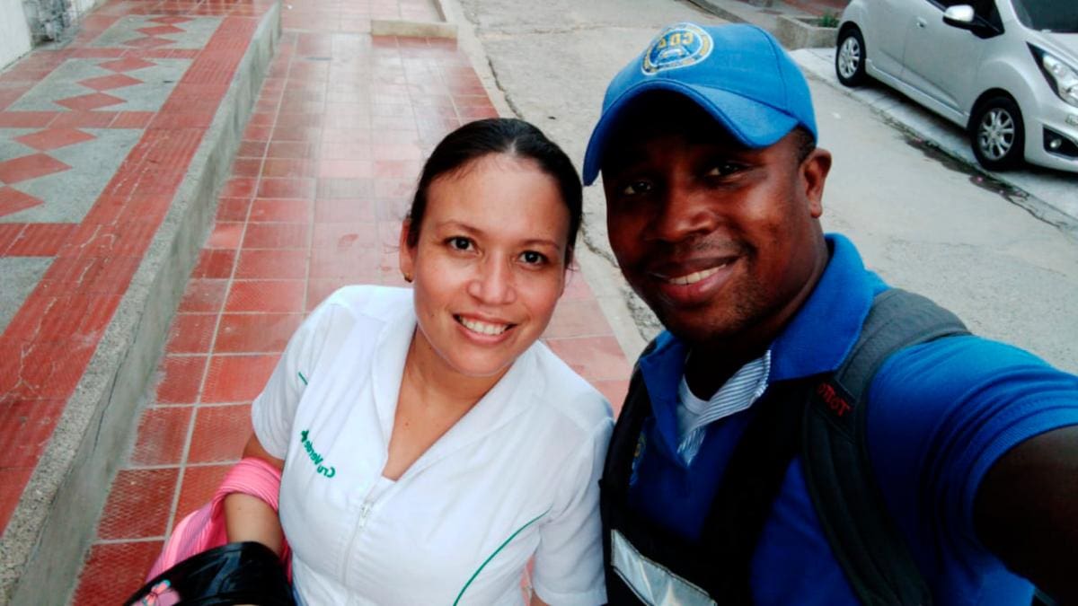 Aquí con su esposa en la ciudad de Barranquilla.