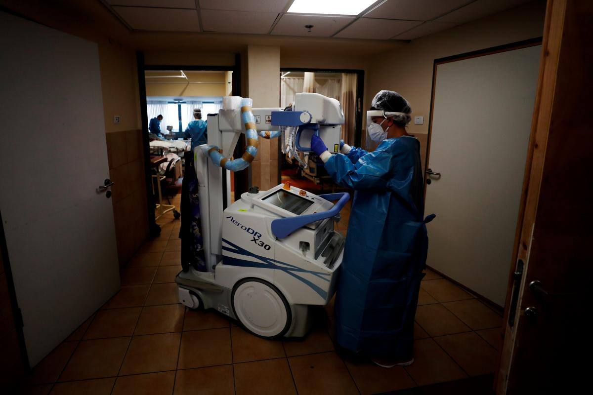 EE.UU.: Hospitales comienzan a salir de última oleada de COVID