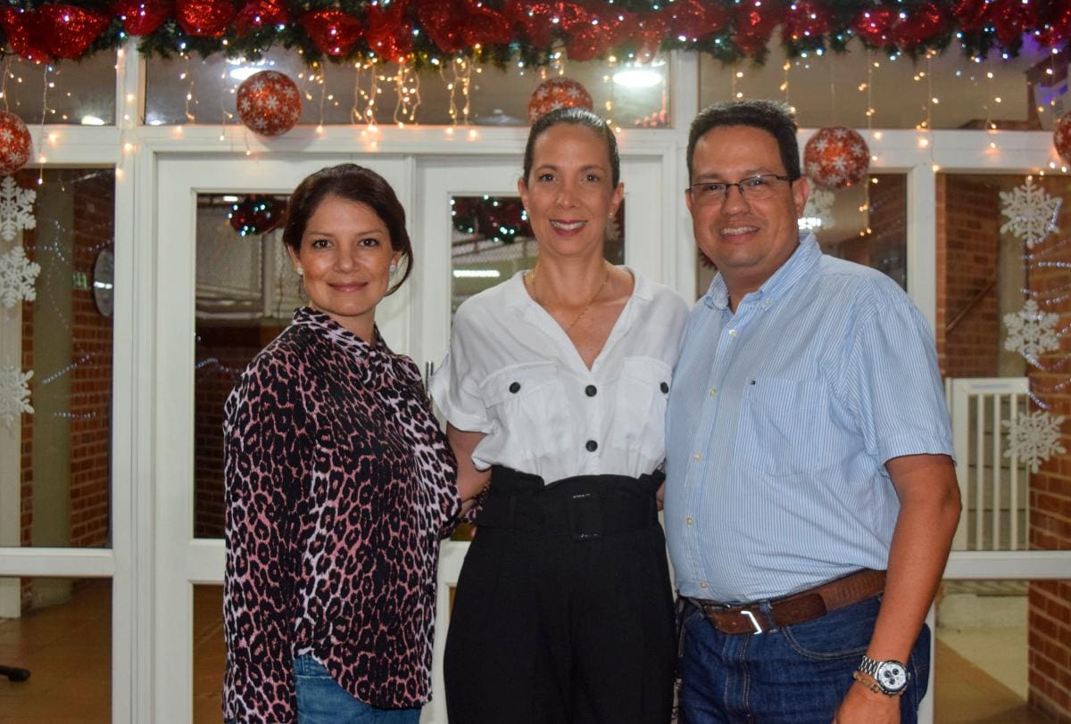 Irene Piedrahita, Susana Corrales y Carlos Cruz.
