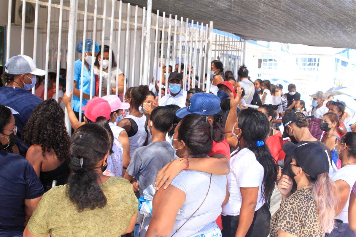 Vacunación COVID en Cartagena: Filas largas y ¿pocas vacunas?