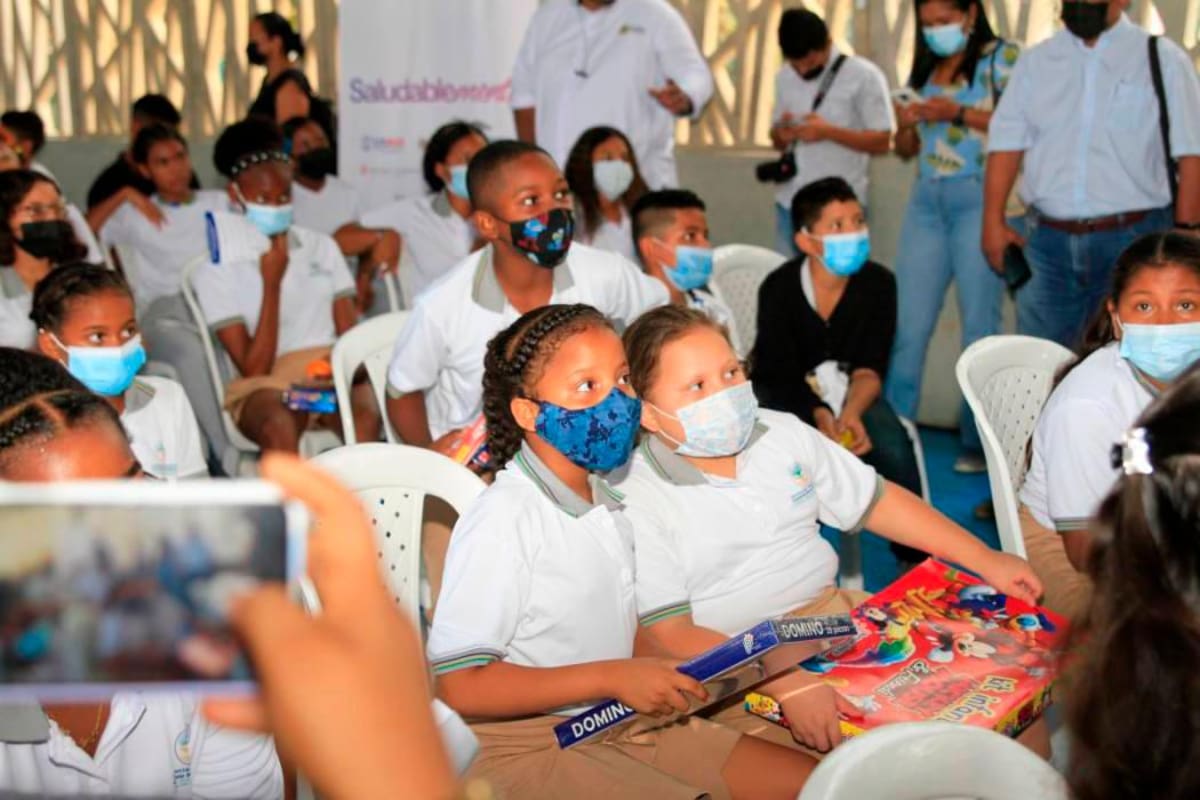 Tras casos de COVID invitan a adultos mayores y niños a usar el tapabocas