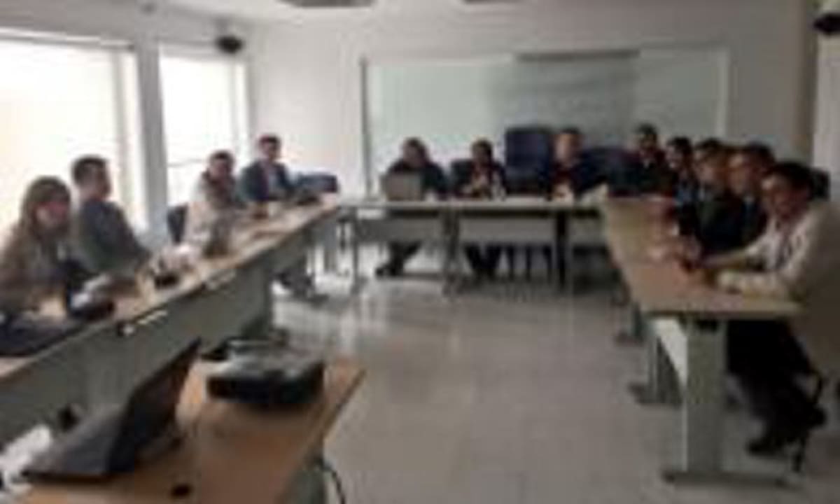 Comité para escoger a las empresas beneficiadas por el Sena. Cortesía