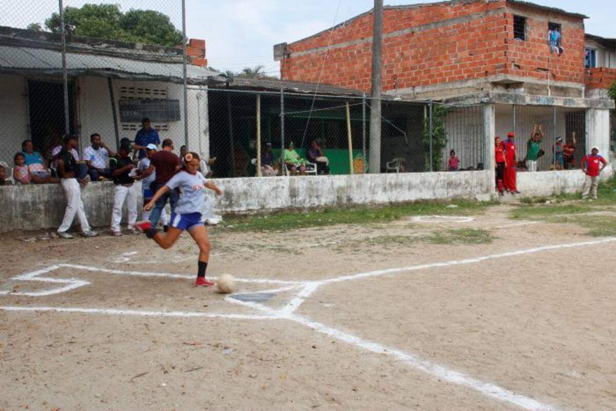En Villarrubia se disputa el Campeonato de Kickbol por el Buen Trato a las Mujeres. Gabriel Jaime García García