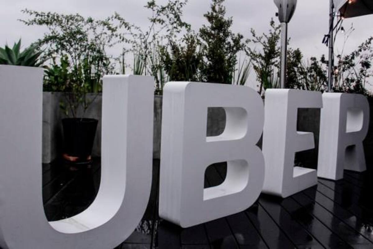 Uber calificó de “acto de censura” la decisión que obliga a suspender su servicio