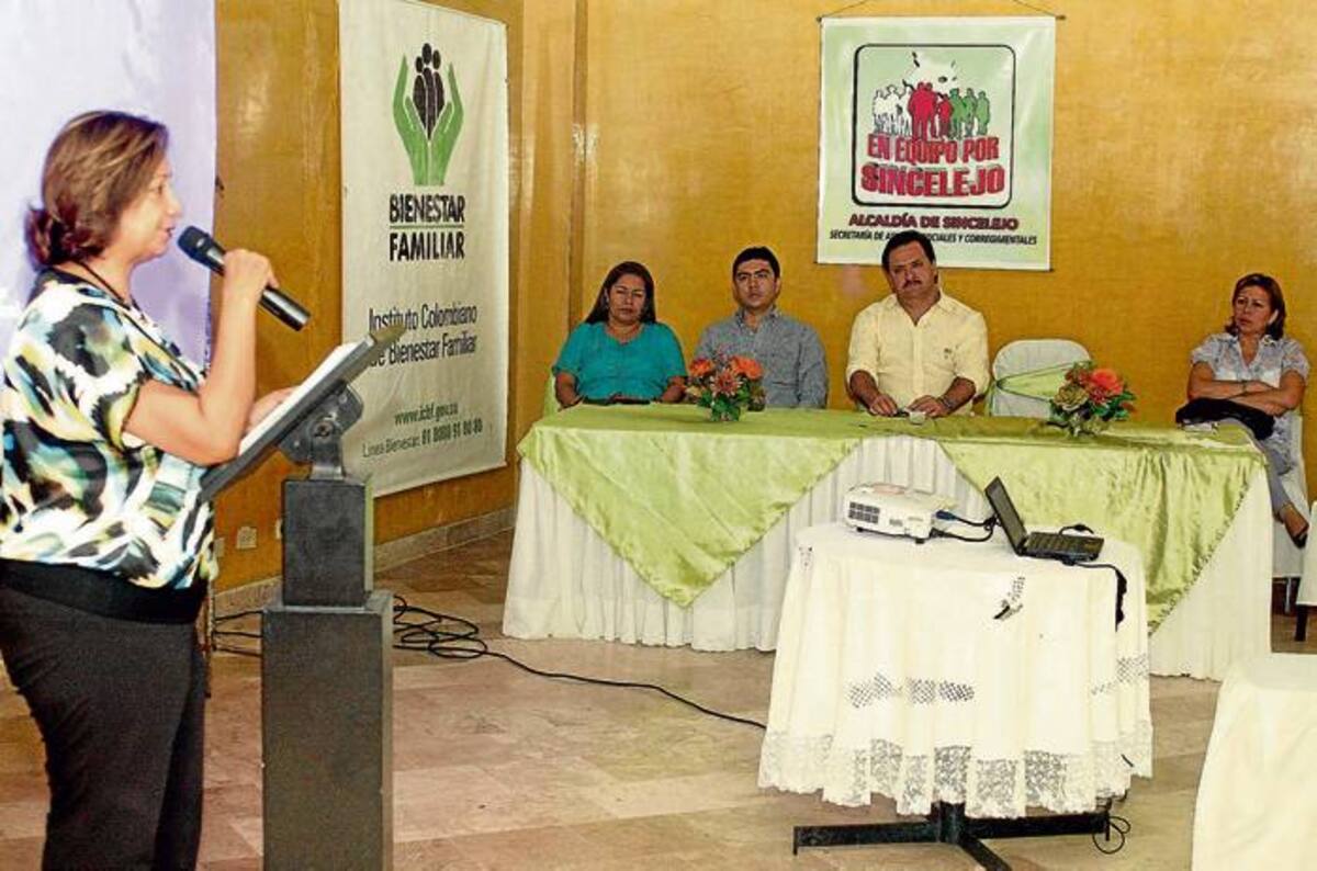 La procuradora de Familia, Mirosalva Daza, durante el Consejo de Política Social en Sincelejo. MANUEL SANTIAGO PEREZ/EL UNIVERSAL/