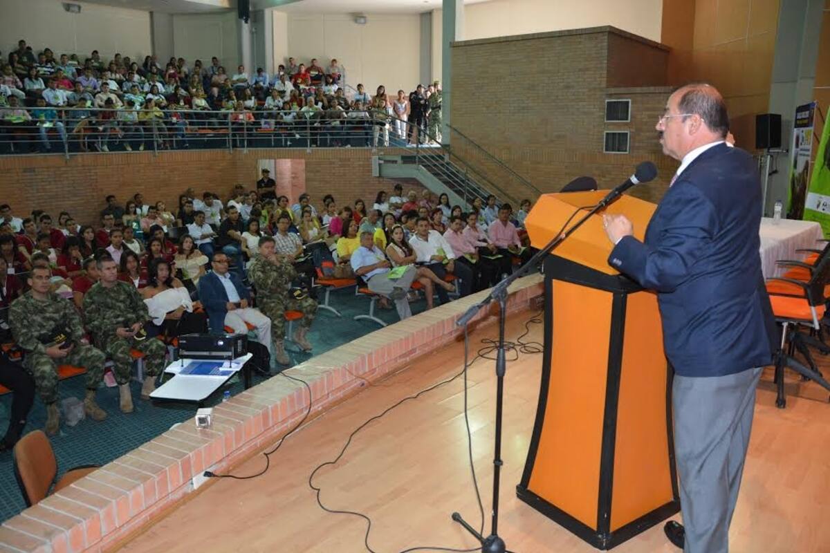 Óscar Toro Lucena, coordinador de Fiscalías Seccional Cundinamarca, intervino en el primer foro “El Delito de la Extorsión y el Secuestro” de Cecar y el Gaula. El Universal