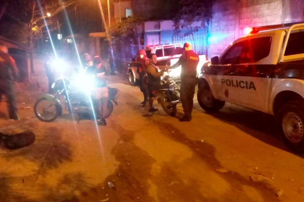 Un policía golpeado y una menor herida deja balacera en Sincelejo