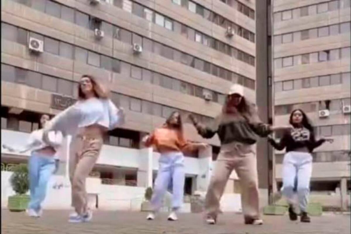Video: Capturan a cinco mujeres iraníes tras aparecer en un video bailando