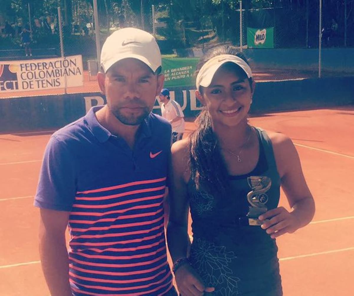 Nicole Gómez con su entrenador Jorge Muñoz. Cortesía