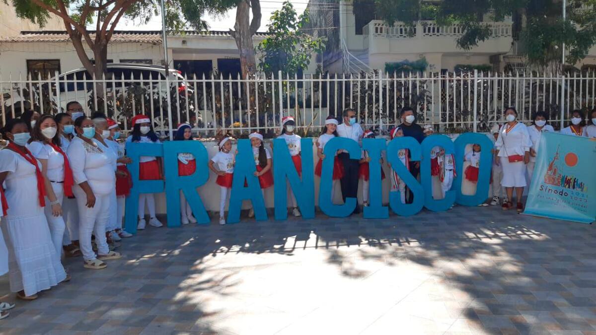 Recibimiento de la comunidad en República de Chile.