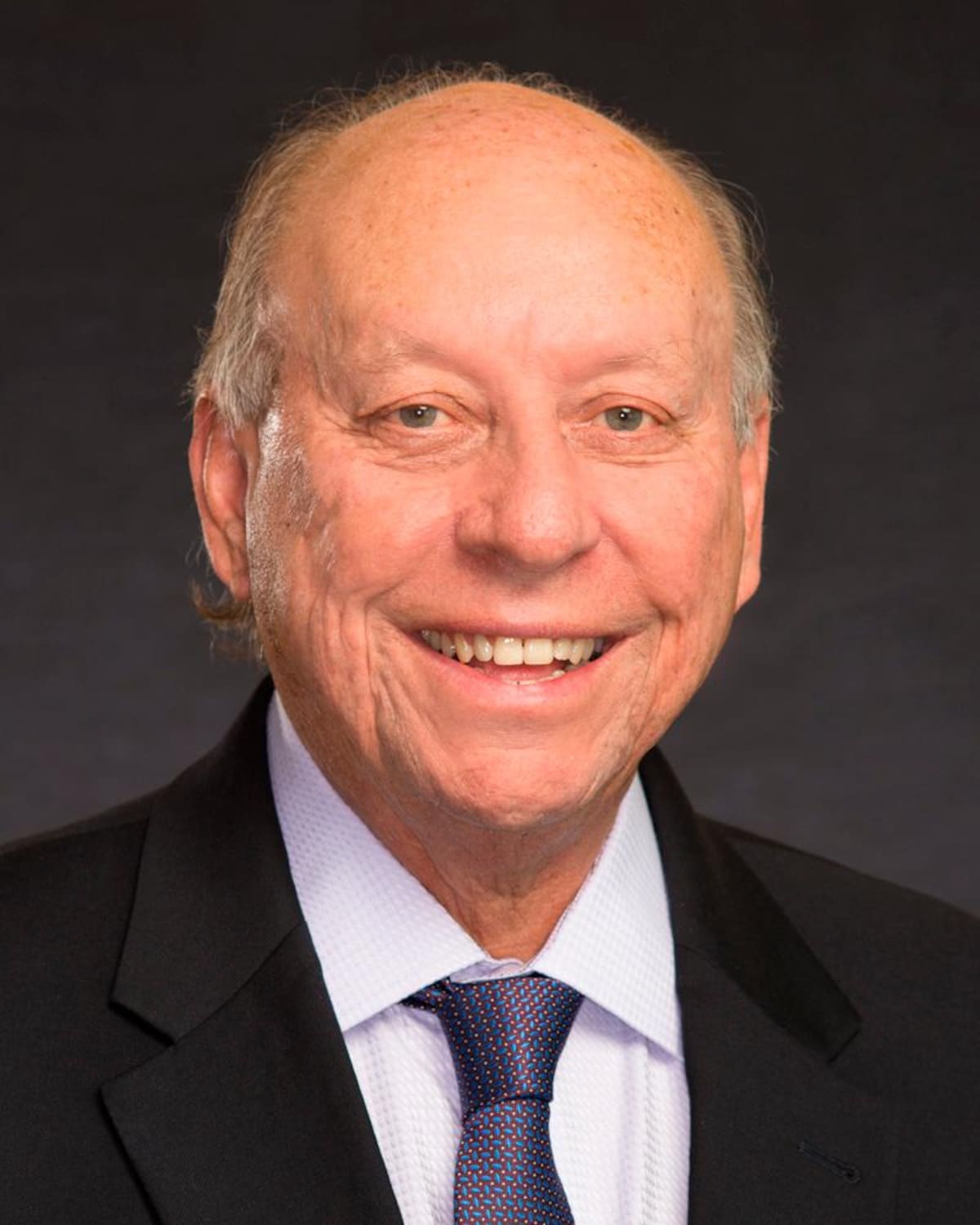 Carlos Espinal, director de Salud Global en la Escuela de Salud Pública de la Universidad Internacional de la Florida.