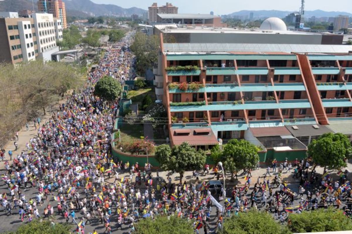 En la marcha se recordó a la deportista fallecida en febrero en medio de las protestas que completan un mes. EL CARABOBEÑO