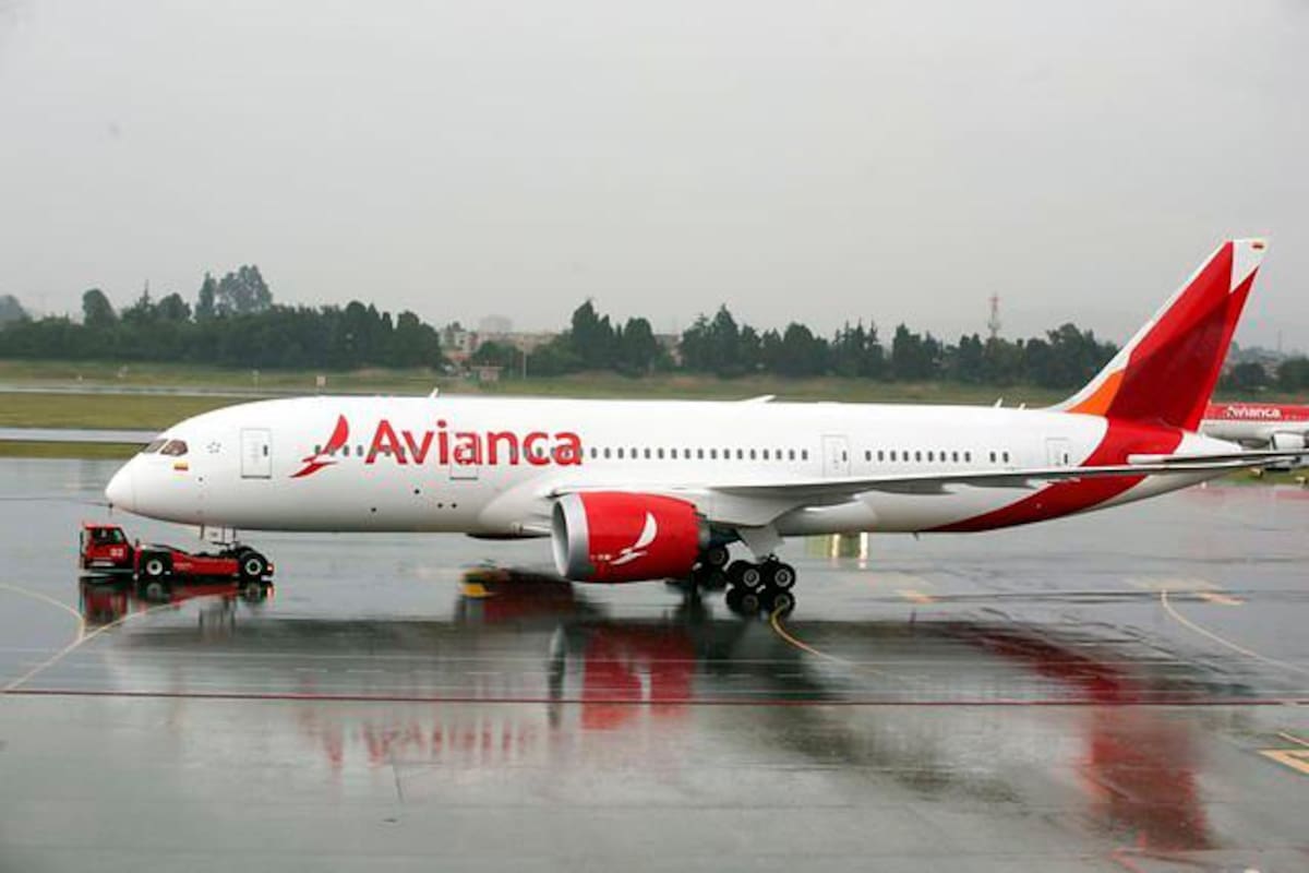 Avión de Avianca aterriza de emergencia en isla de Portugal