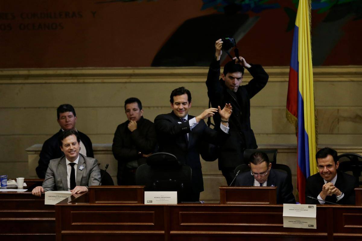 El precandidato a la Presidencia de Colombia que está en un limbo político