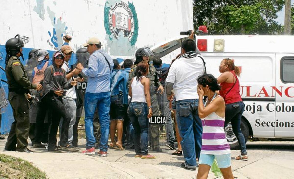 Los dos heridos más graves fueron evacuados en ambulancias y llevados a una clínica privada.