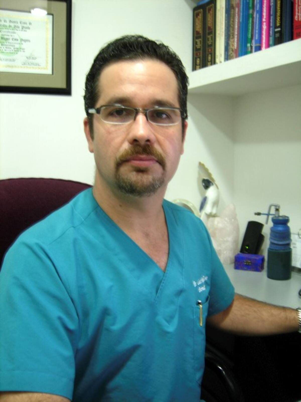 Luis Miguel Covo Segrera, cirujano dermatólogo.