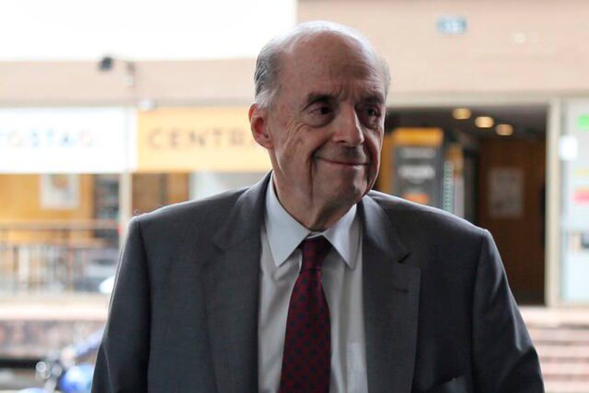 Canciller Leyva notificó que se separa de su cargo y cumplirá la suspensión