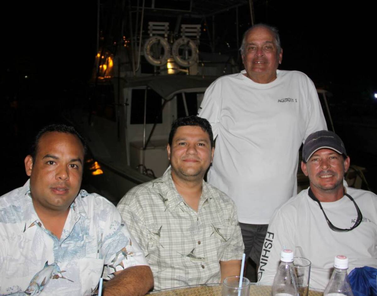 De pie: Ernesto Martínez; sentados: Rolando Angarita, Kike Osorio y Jaime Martínez.