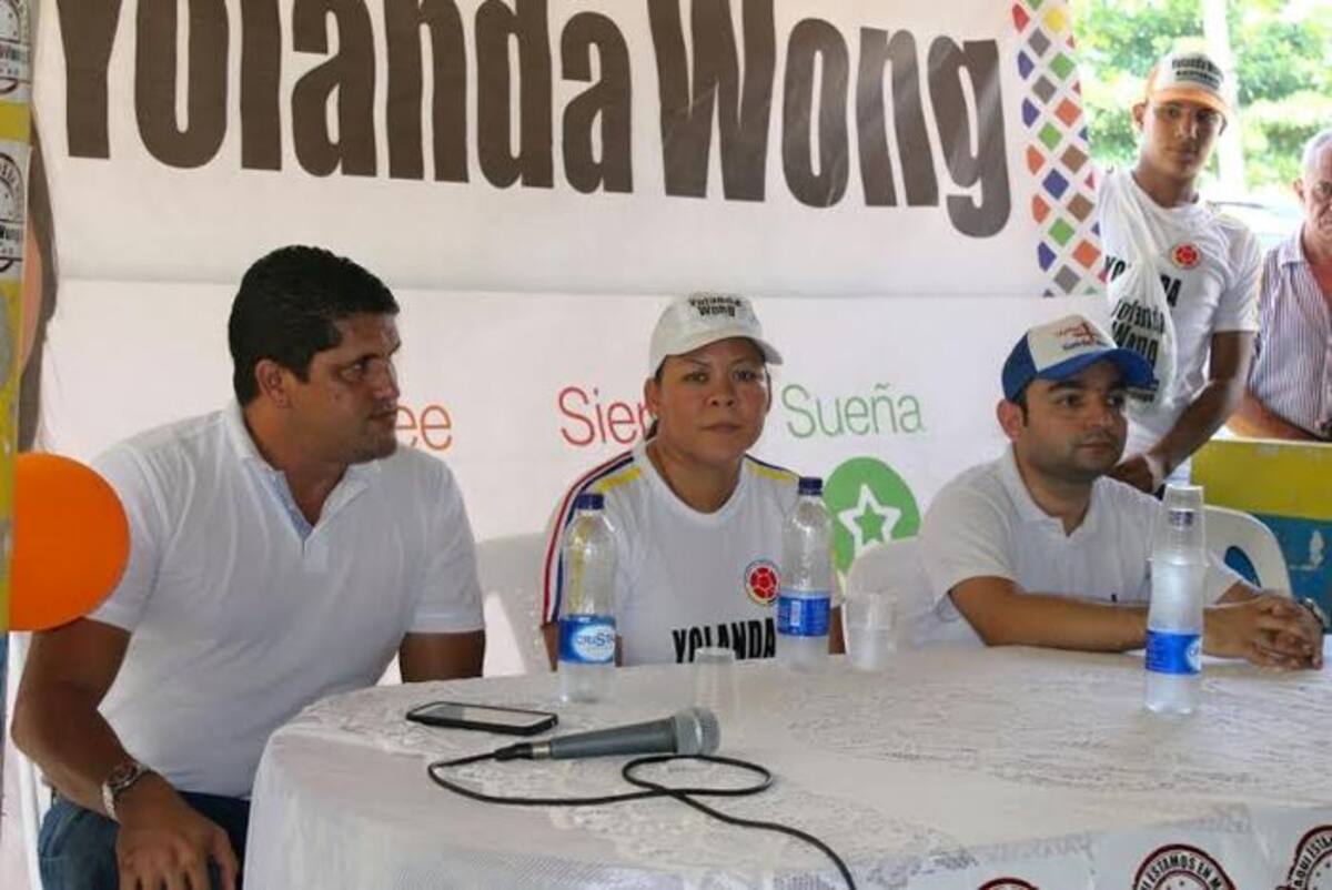 Yolanda Wong con dirigentes en San Juan Nepomuceno y Arjona. EL UNIVERSAL