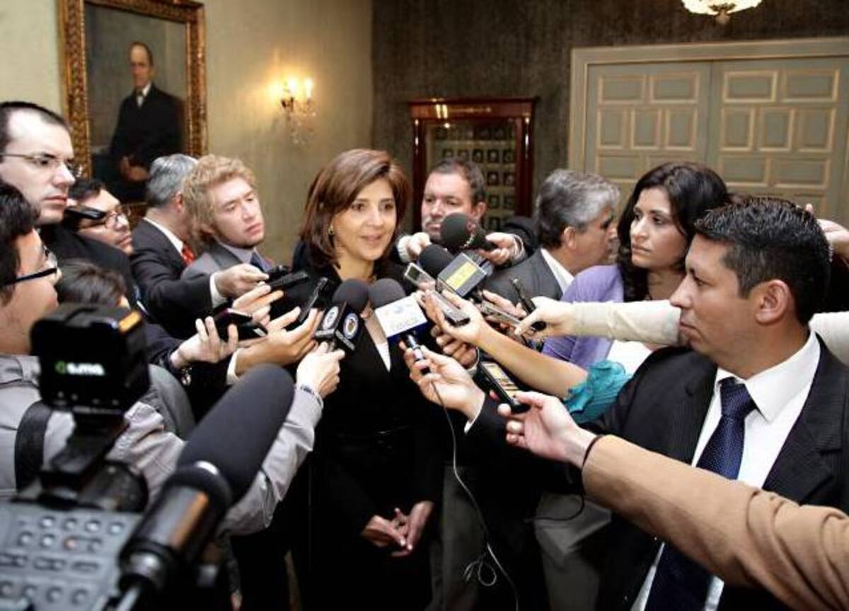 La canciller María Ángela Holguin partió para Cuba a reunión bilateral. Cortesía